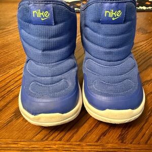 Nike Kids Novice Blue and White Boots